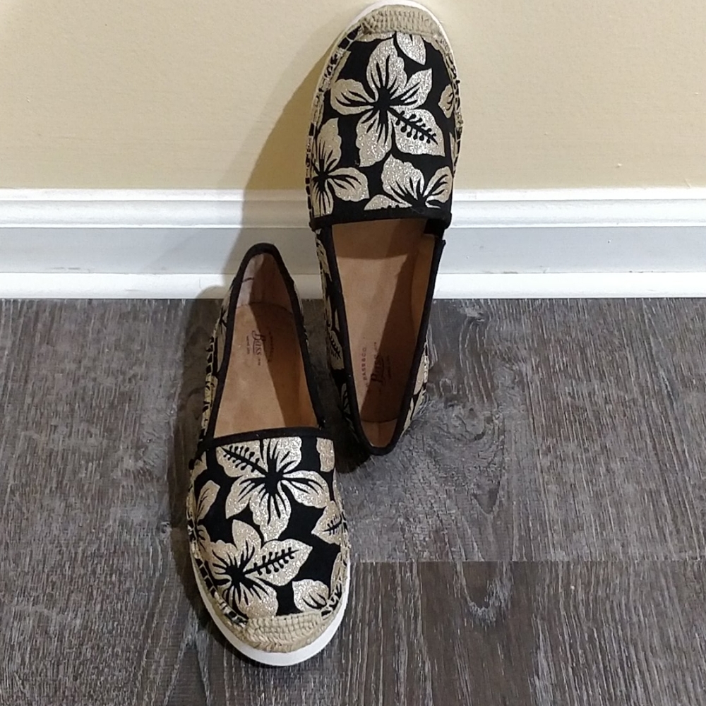 espadrilles in black and gold leaves